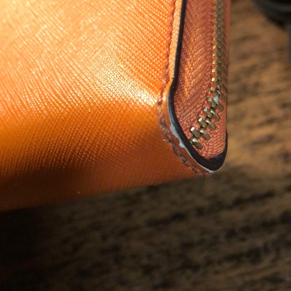 Michael Kors Wallet - Picture 6 of 7